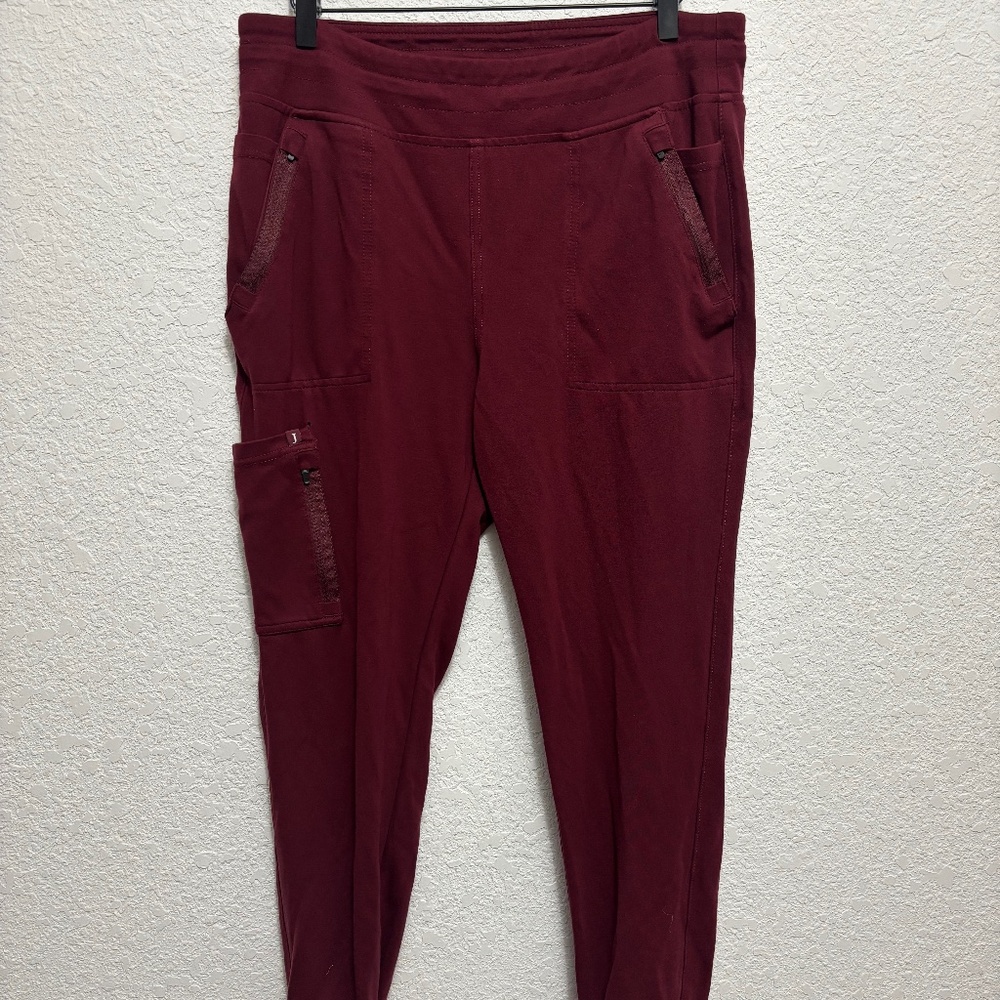 Jaanuu 10-Pocket Scrub Jogger - Burgundy